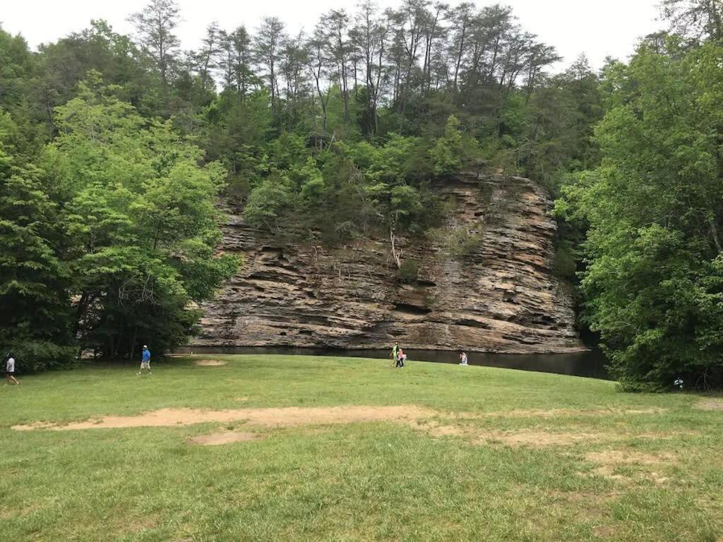 Tn State Parks Open! Hikes, Waterfalls, Firepits! Spencer Ngoại thất bức ảnh